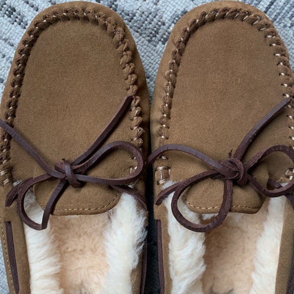 UGG Slippers - Picture 4 of 5